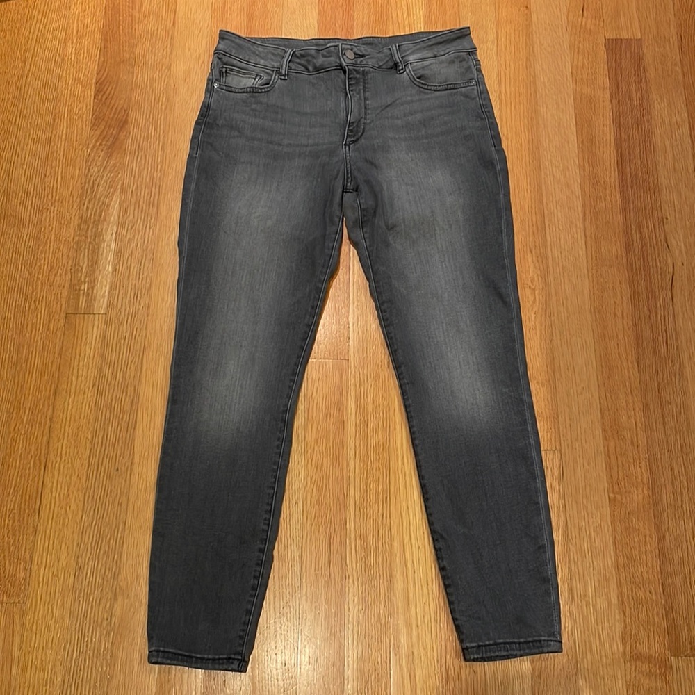 DL1961 Gray Skinny Jeans Size 31
